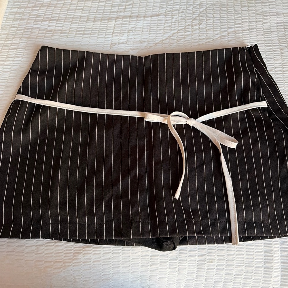 SHEIN Black Pinstripe Skirt with White Accents